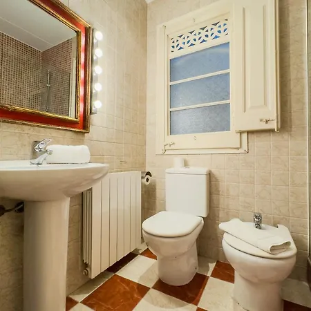 Apartment Enrique Granados *