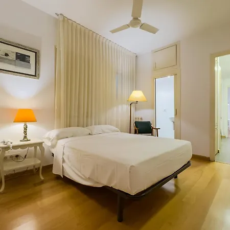 Apartment Enrique Granados *