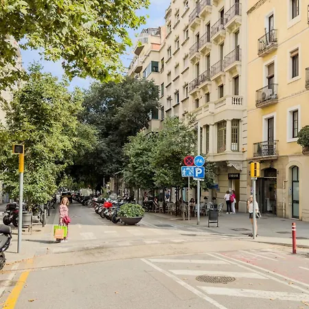 Enrique Granados Apartment Barcelona